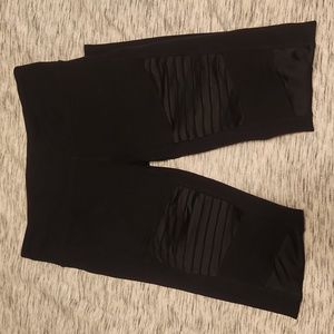 ALO YOGA MOTO LEGGINGS MEDIUM